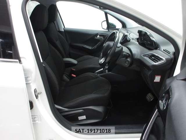 Peugeot 208 2016-12 8146408-21