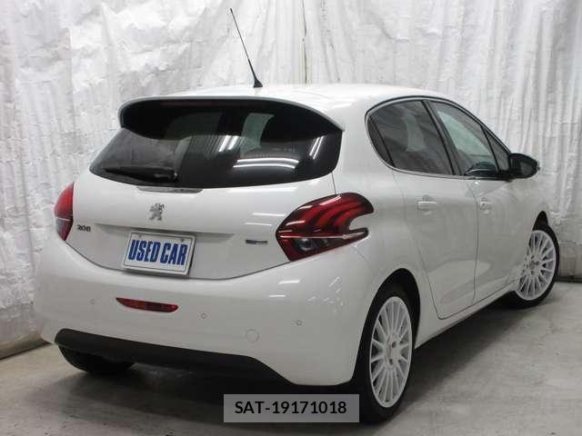 Peugeot 208 2016-12 8146408-5