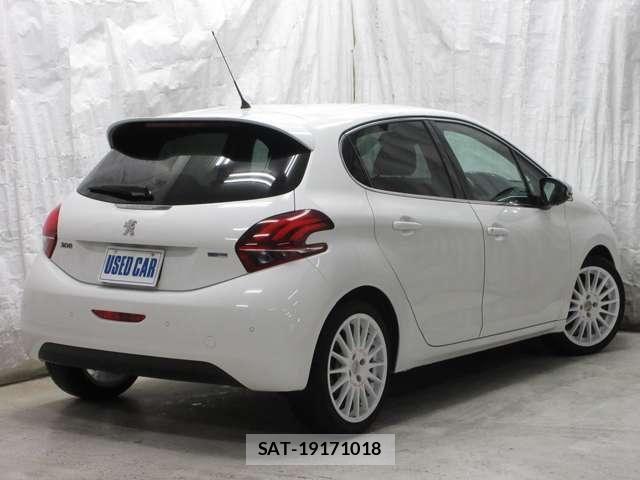 Peugeot 208 2016-12 8146408-6