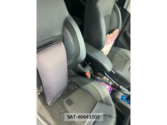 Peugeot 208 2015-07 8146411-17
