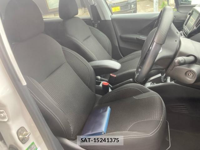 Peugeot 208 2017-06 8146410-17