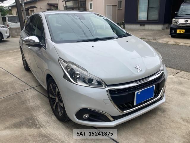 Peugeot 208 2017-06 8146410-1