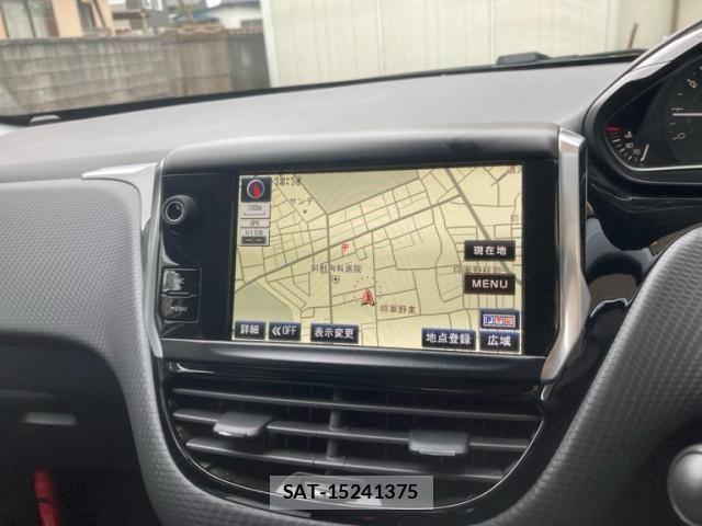 Peugeot 208 2017-06 8146410-25