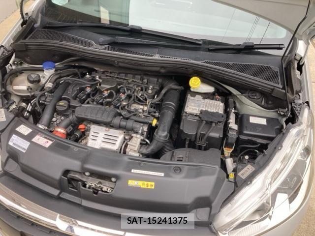 Peugeot 208 2017-06 8146410-26