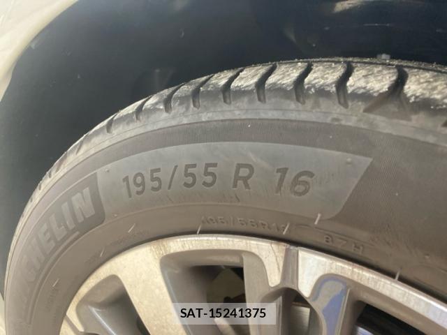Peugeot 208 2017-06 8146410-6