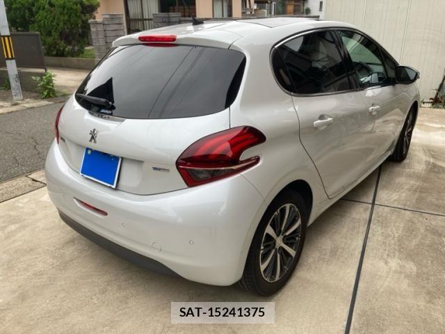 Peugeot 208 2017-06 8146410-7