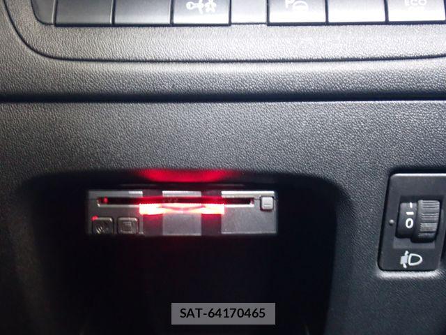 Peugeot 208 2019-08 8159004-16