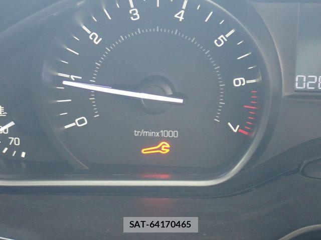 Peugeot 208 2019-08 8159004-27