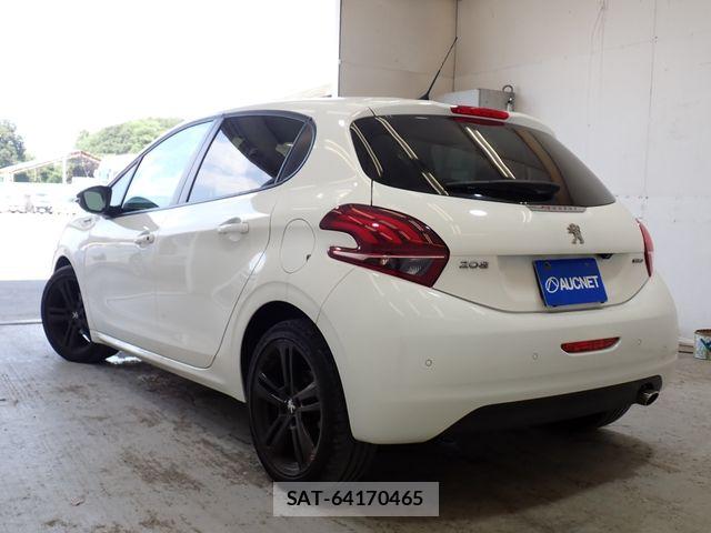 Peugeot 208 2019-08 8159004-2