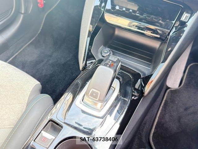 Peugeot 208 2020-08 8209508-15