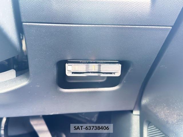 Peugeot 208 2020-08 8209508-16