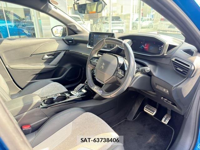 Peugeot 208 2020-08 8209508-8