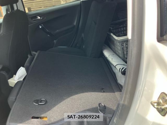 Peugeot 208 2015-07 8231279-11