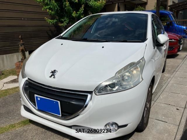 Peugeot 208 2015-07 8231279-1