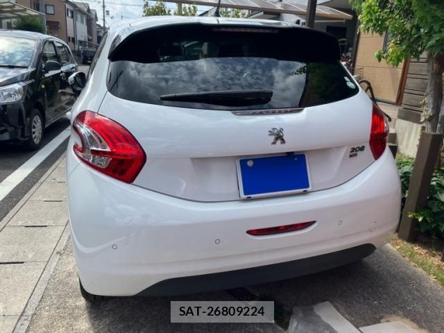Peugeot 208 2015-07 8231279-3