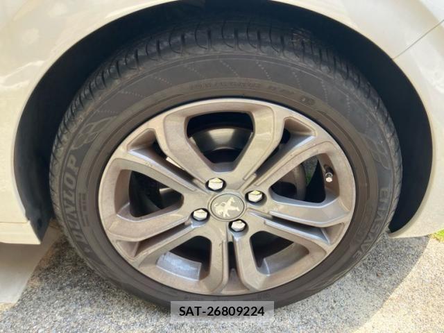 Peugeot 208 2015-07 8231279-4