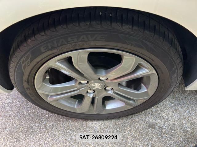 Peugeot 208 2015-07 8231279-5