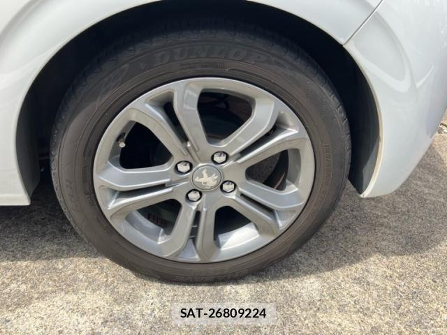 Peugeot 208 2015-07 8231279-6