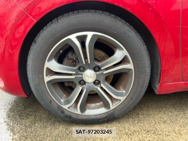 Peugeot 208 2013-12 8231278-10