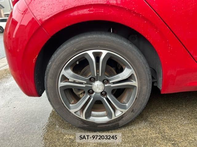 Peugeot 208 2013-12 8231278-11