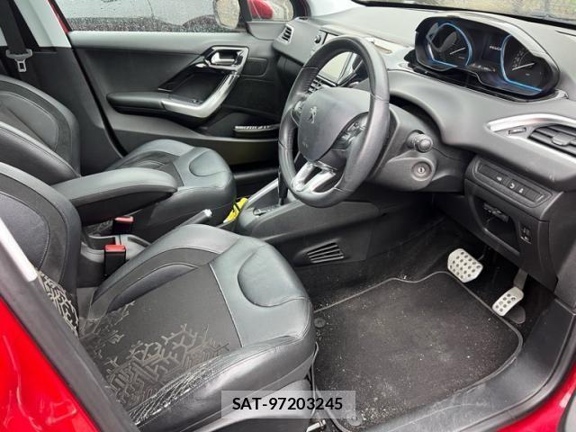 Peugeot 208 2013-12 8231278-14