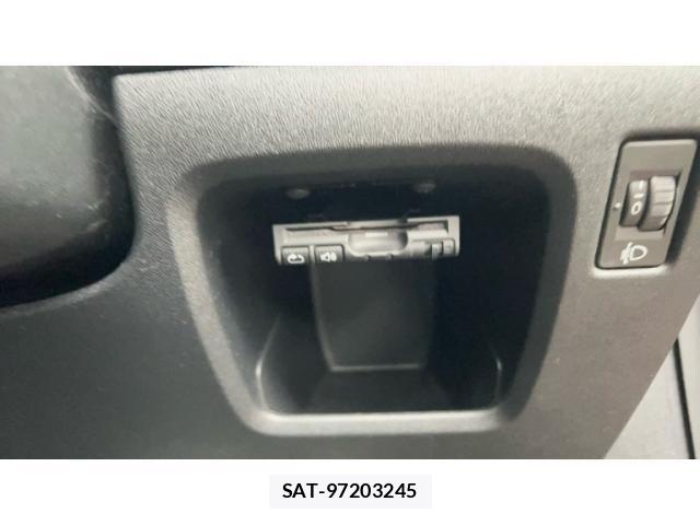 Peugeot 208 2013-12 8231278-24