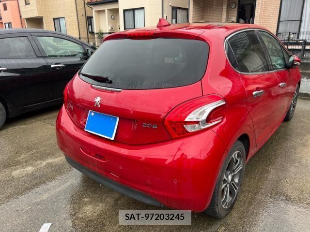 Peugeot 208 2013-12 8231278-4