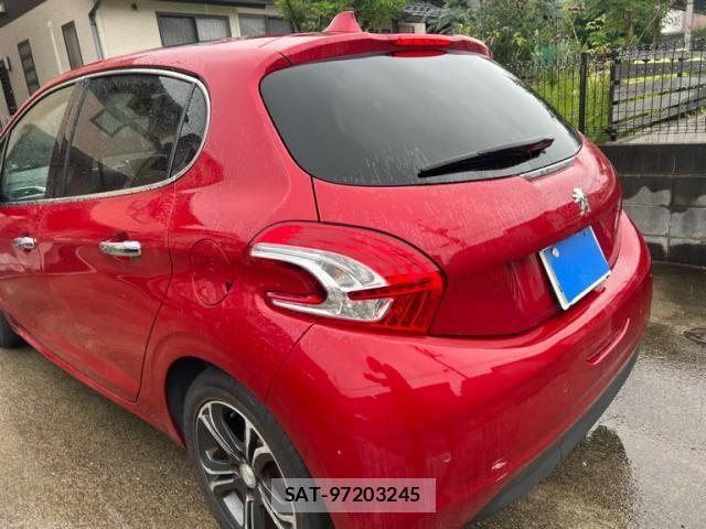 Peugeot 208 2013-12 8231278-5
