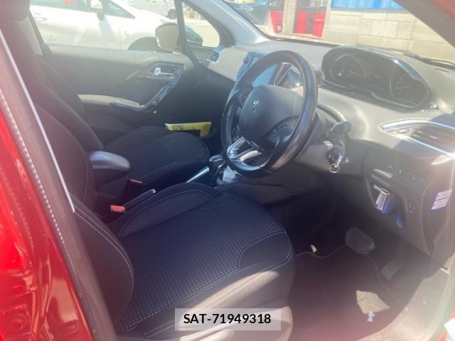 Peugeot 208 2018-08 8231277-10