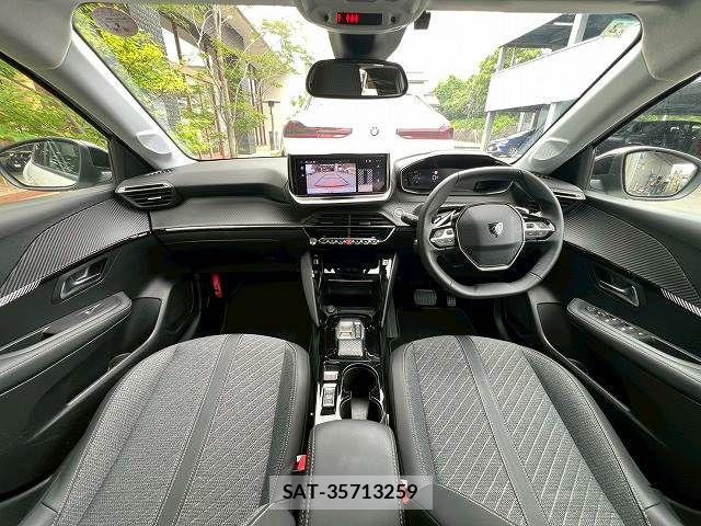 Peugeot 208 2025-02 8246320-1