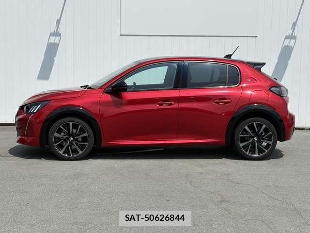 Peugeot 208 2022-04 8316352-1