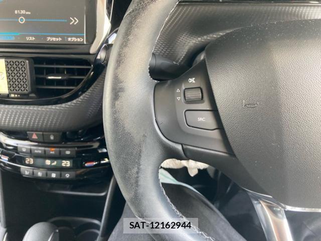 Peugeot 208 2018-05 8316354-14