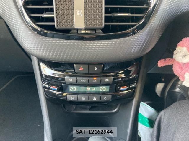 Peugeot 208 2018-05 8316354-18