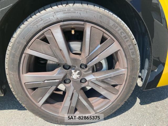Peugeot 208 2021-12 8316355-8