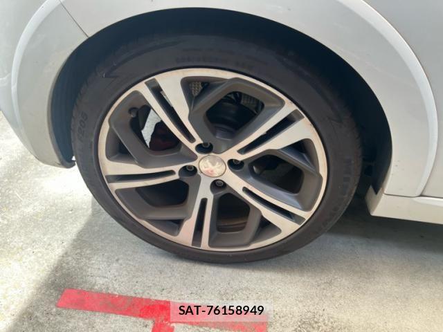 Peugeot 208 2018-02 8368080-9