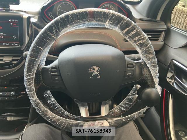 Peugeot 208 2018-02 8368080-17