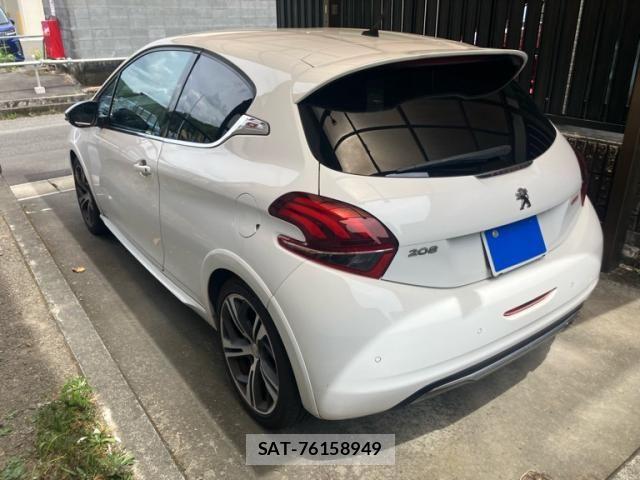 Peugeot 208 2018-02 8368080-3
