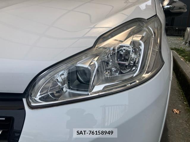 Peugeot 208 2018-02 8368080-5