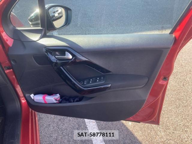Peugeot 208 2018-08 8368079-9