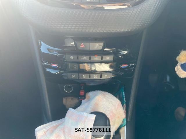 Peugeot 208 2018-08 8368079-16