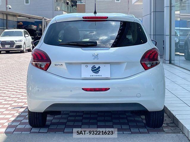 Peugeot 208 2018-05 8368078-12