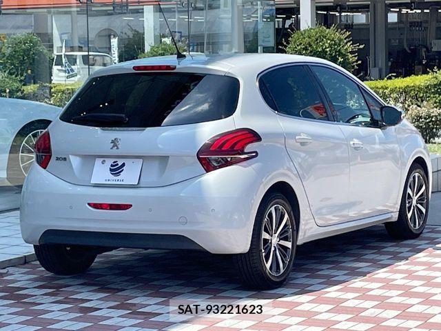 Peugeot 208 2018-05 8368078-14