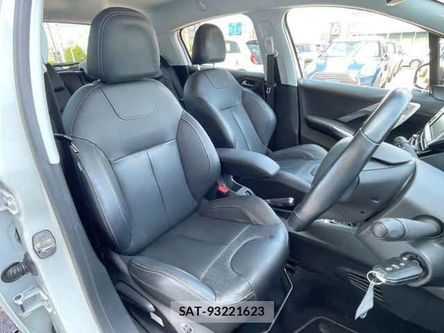 Peugeot 208 2018-05 8368078-6