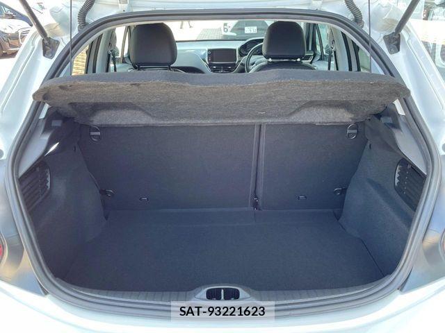 Peugeot 208 2018-05 8368078-8