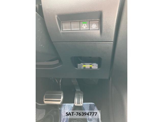 Peugeot 208 2022-06 8372043-14