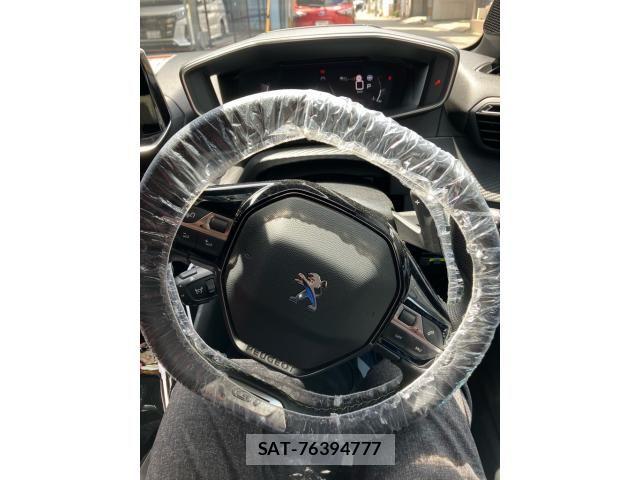 Peugeot 208 2022-06 8372043-15