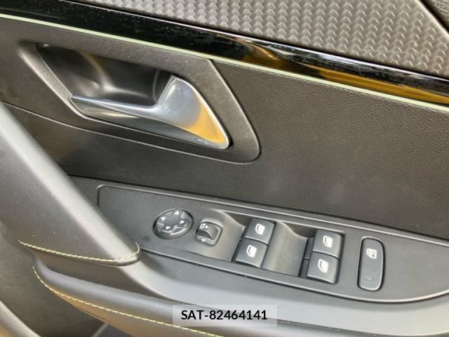 Peugeot 208 2021-12 8414331-8