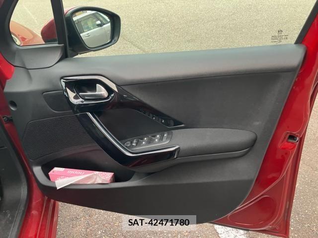 Peugeot 208 2019-09 8526558-10