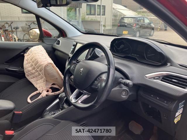 Peugeot 208 2019-09 8526558-11
