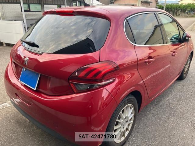 Peugeot 208 2019-09 8526558-4